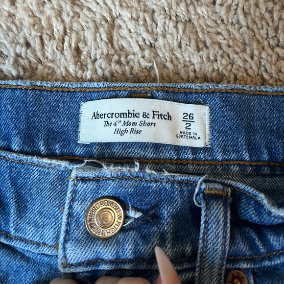 SOLD ON CROSSPOST Abercrombie and Fitch high rise mom short - Picture 7 of 10